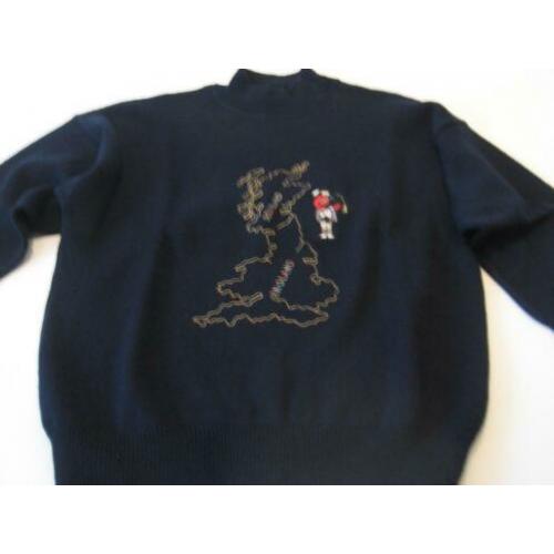 Revolt Trui maat 40./42 donker blauw met applicatie 27022020