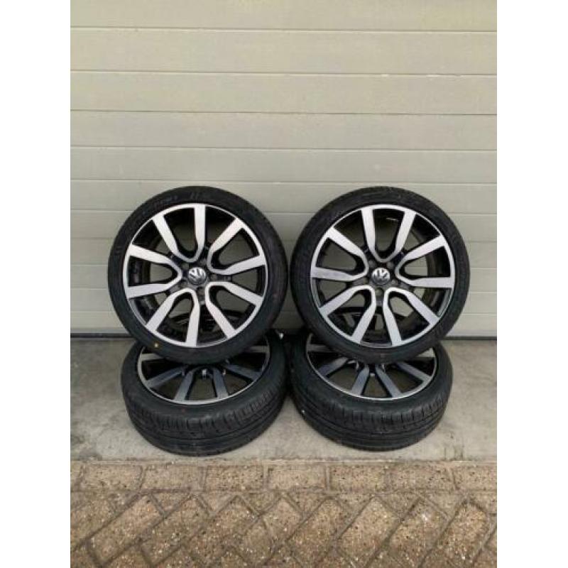 Volkswagen Golf velgen met gloednieuwe banden