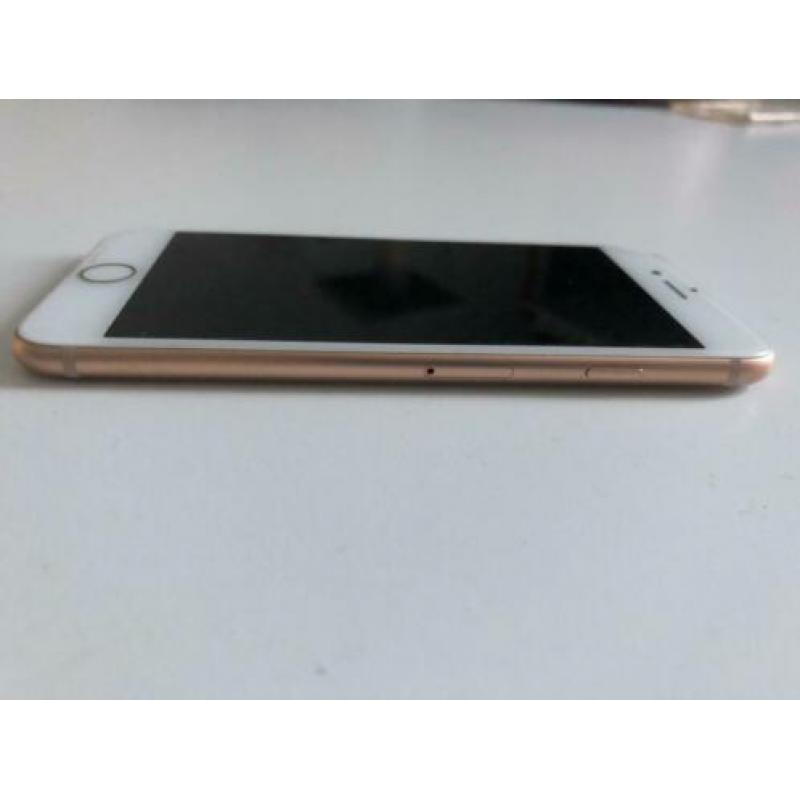 Iphone 8 64 gb 1 jaar oud met originele doos en hoesje