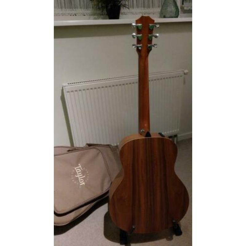 Taylor GS mini-e , Walnut