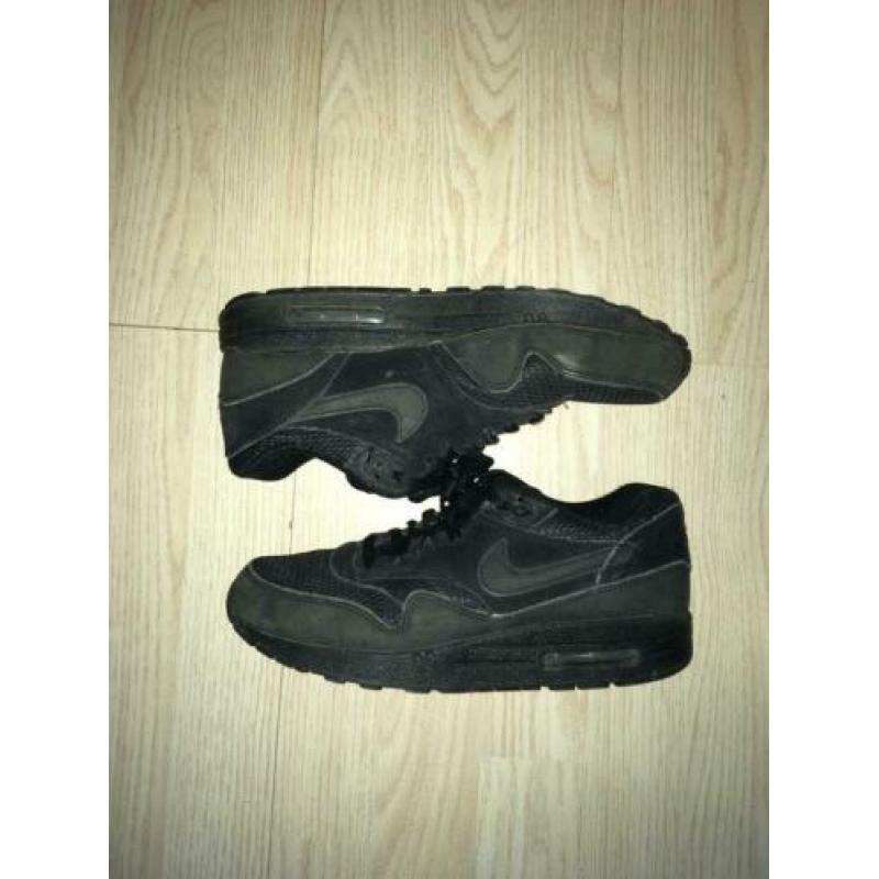 Zwarte Nike Air Max Classic mt 40