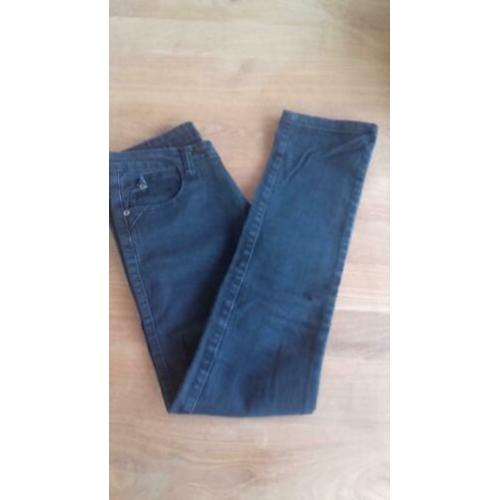 Zwarte broek mt 164 strak model.Hot Item