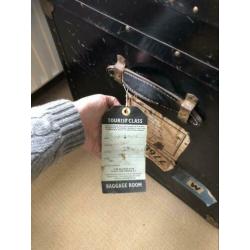 Antieke hutkoffer / reiskist met Holland-Amerika- label