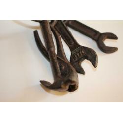 gietijzeren ring met gereedschap
