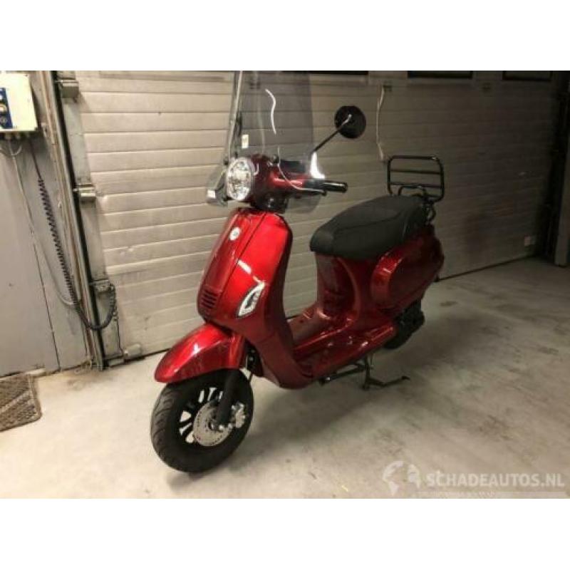 AGM tianying ty50qt-k vespa look - splinternieuw - bagagerek