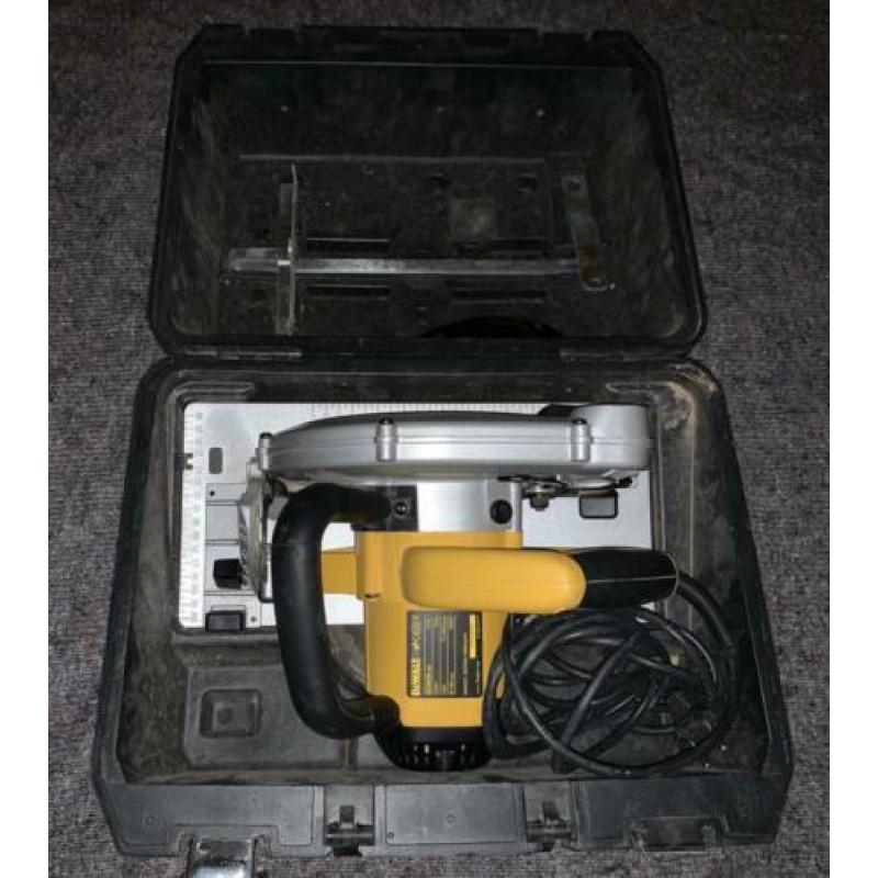 DeWALT zaagmachine D23650
