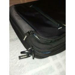Case Logic tas zwart en zgan, keurige tas