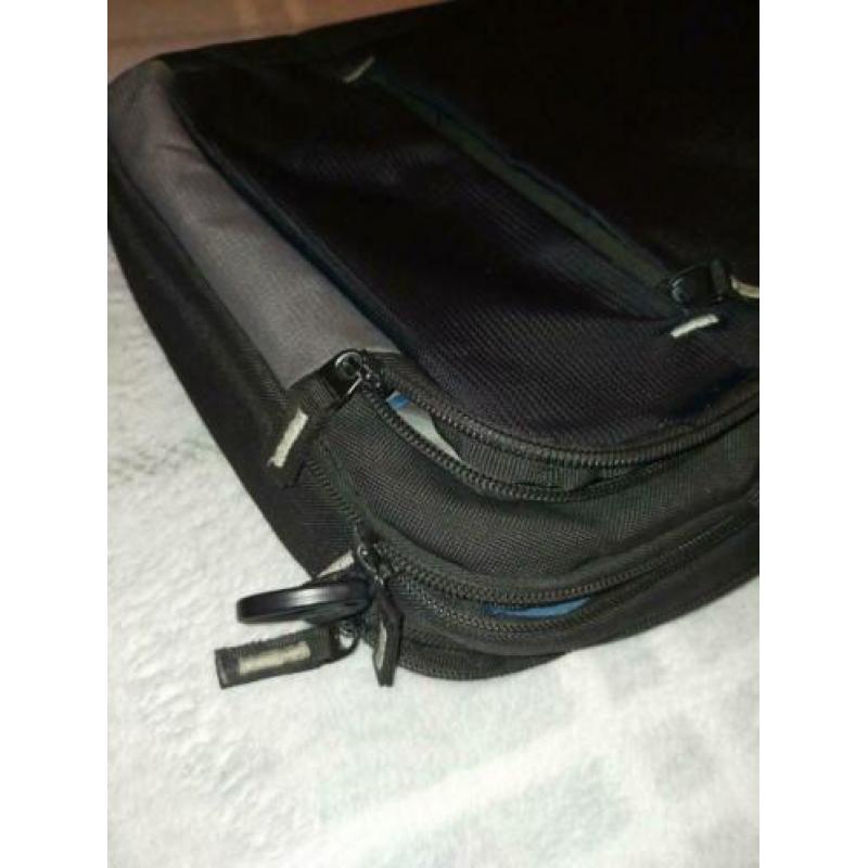 Case Logic tas zwart en zgan, keurige tas