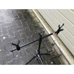 Rodpod voor 3 hengels, inclusief backrest