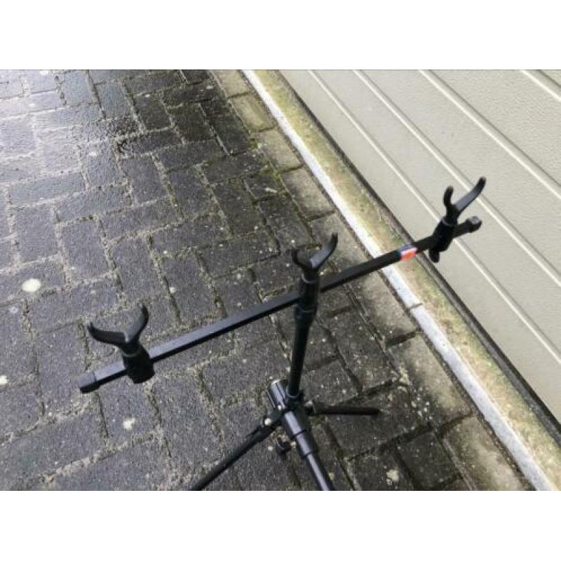 Rodpod voor 3 hengels, inclusief backrest