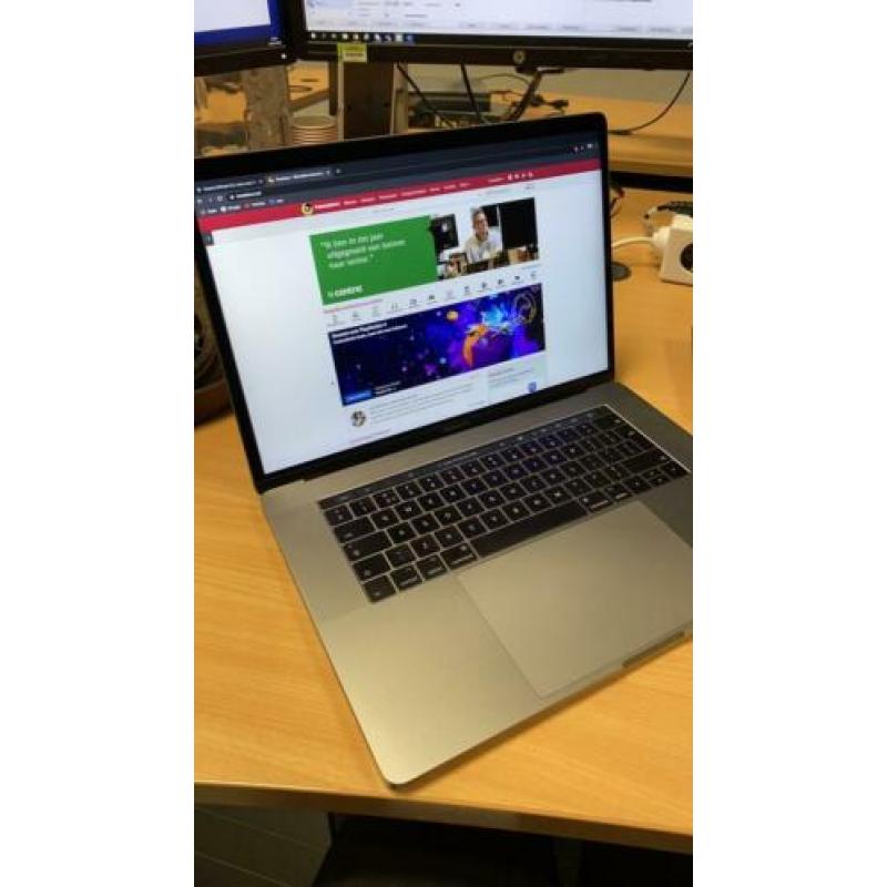 Macbook pro 15 / 2017 / 16GB / radeon 555 / I7 / touchbar