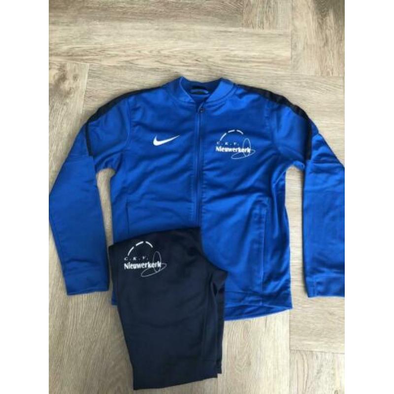 Hockey/ korfbal set: schoenen maat 33, rokje, trainingspak s