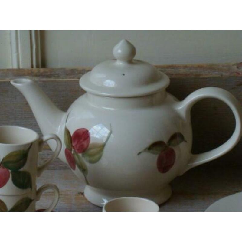 Servies, Engels, Bridgewater 'Red Plum'