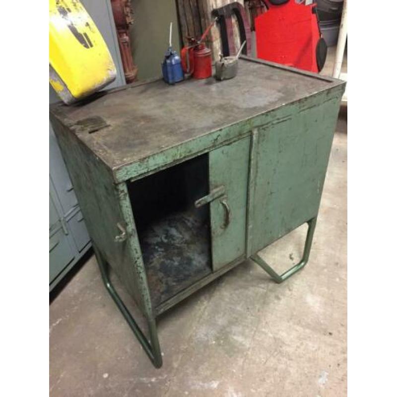 Metalen werkbank industrieel kookeiland 2 zijdig dressoir