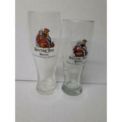 2 verschillende hertog jan bierglazen. zie foto's