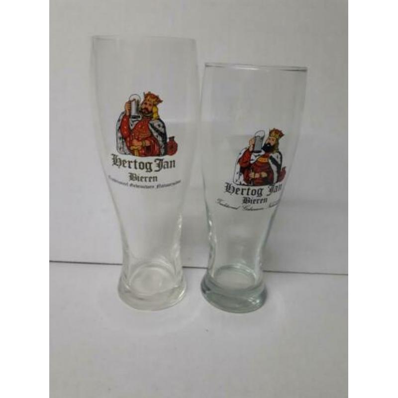 2 verschillende hertog jan bierglazen. zie foto's