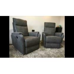 Te koop, als nieuw: 2 ELEKTRISCHE relax fauteuil.