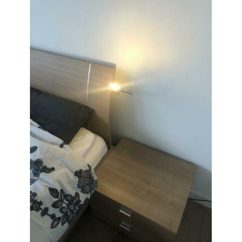 Bed 180x200, lattenbodems, verlichting, kastjes