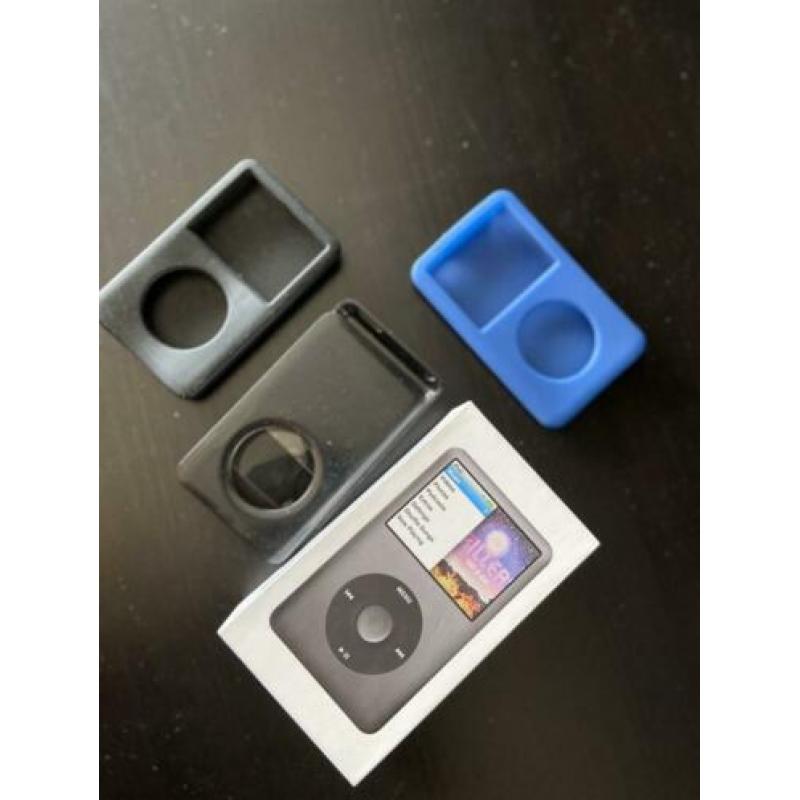 Ipod Classic 160gb Black + hoesjes