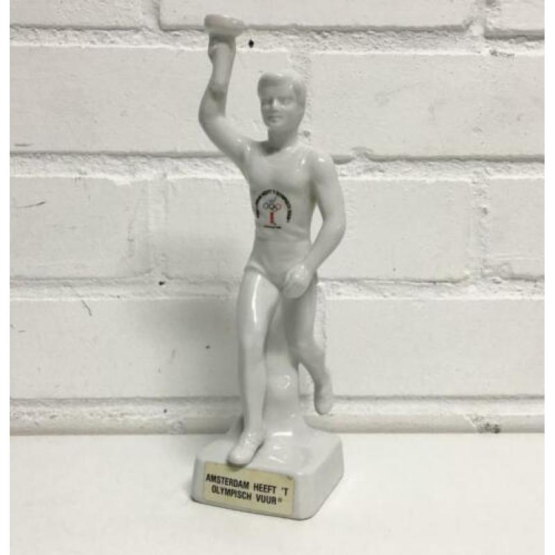 Beeldje bid voor Olympische Spelen 1992 Amsterdam