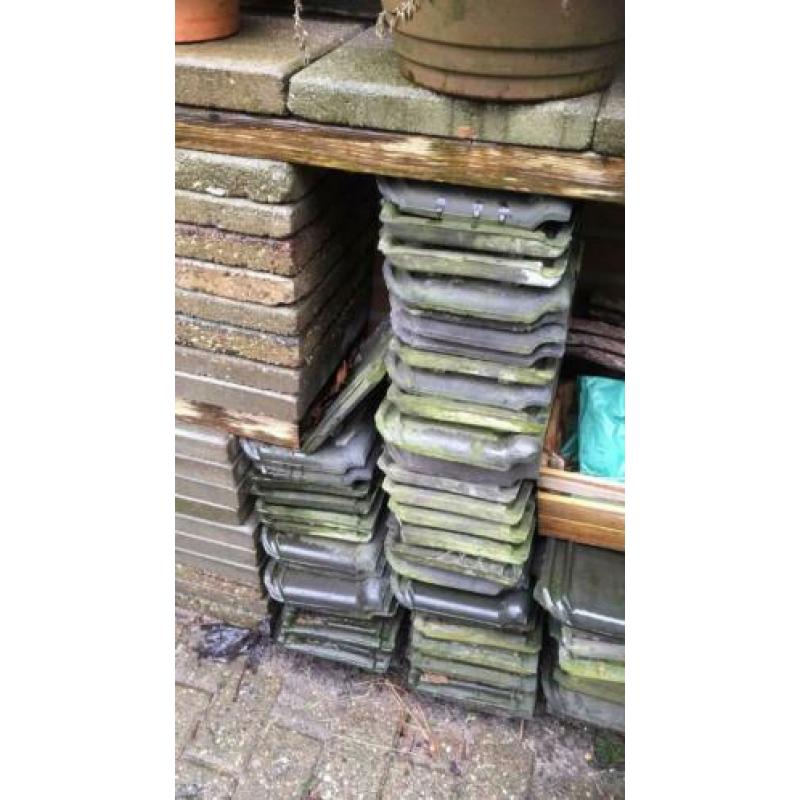 Dakpannen ruim 200 st zijn van een oude boerderij