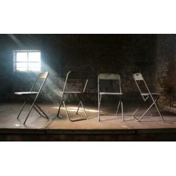 Industrieel Vintage Franse metalen groen-grijze klapstoelen