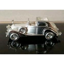 Modelauto met klokje