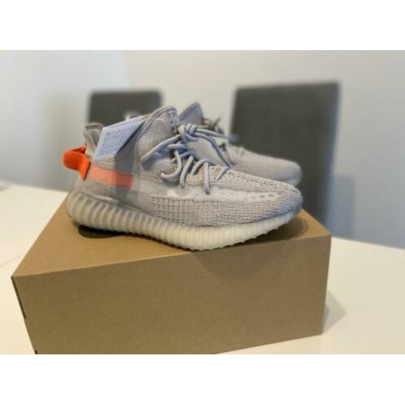 Yeezy Boost 350 V2 Tail Light 40 2/3