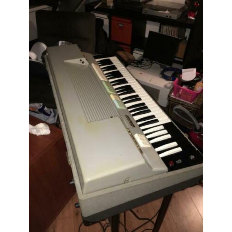 Farfisa Compact + F40 buizenversterker uit 1965