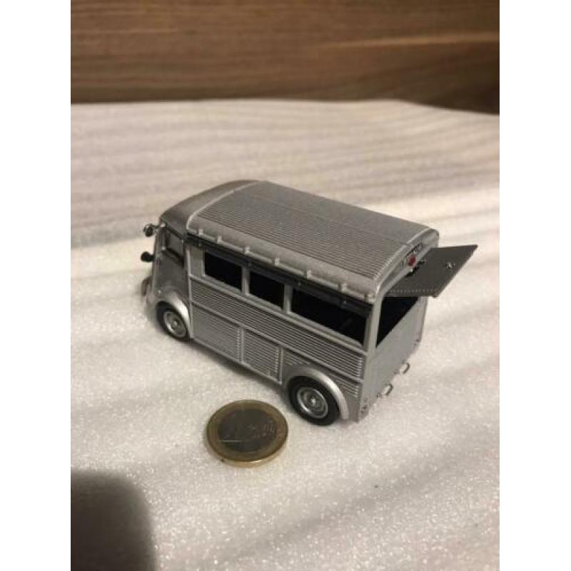 Citroën H schaal 1/43
