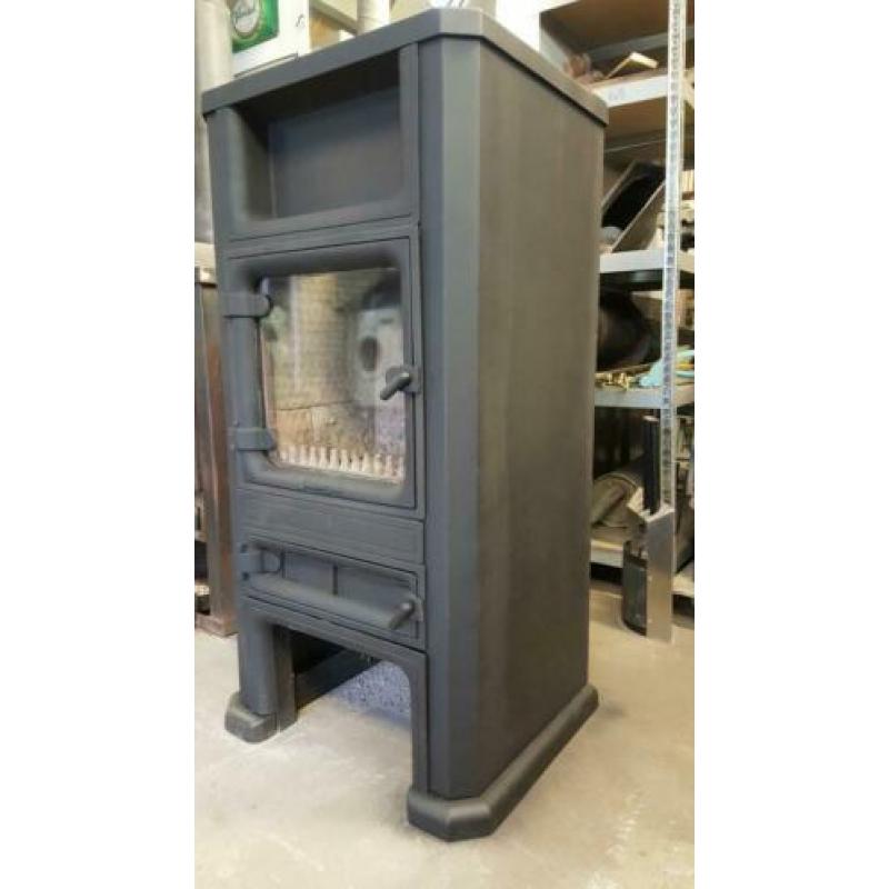 zeer grote houtkachel 8kw met nieuw glas