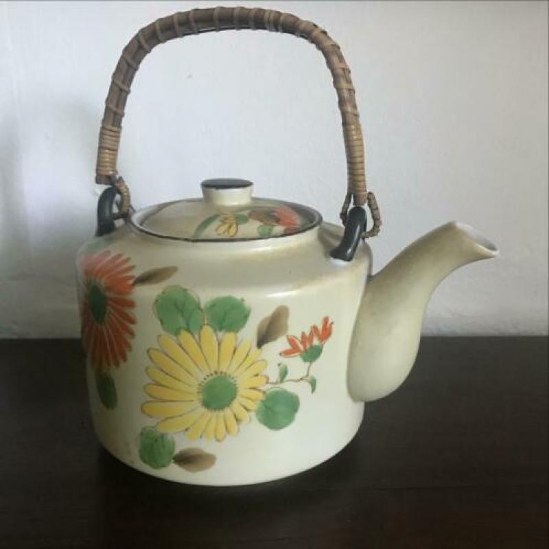 Vintage bloemen theepot Royal Duchess