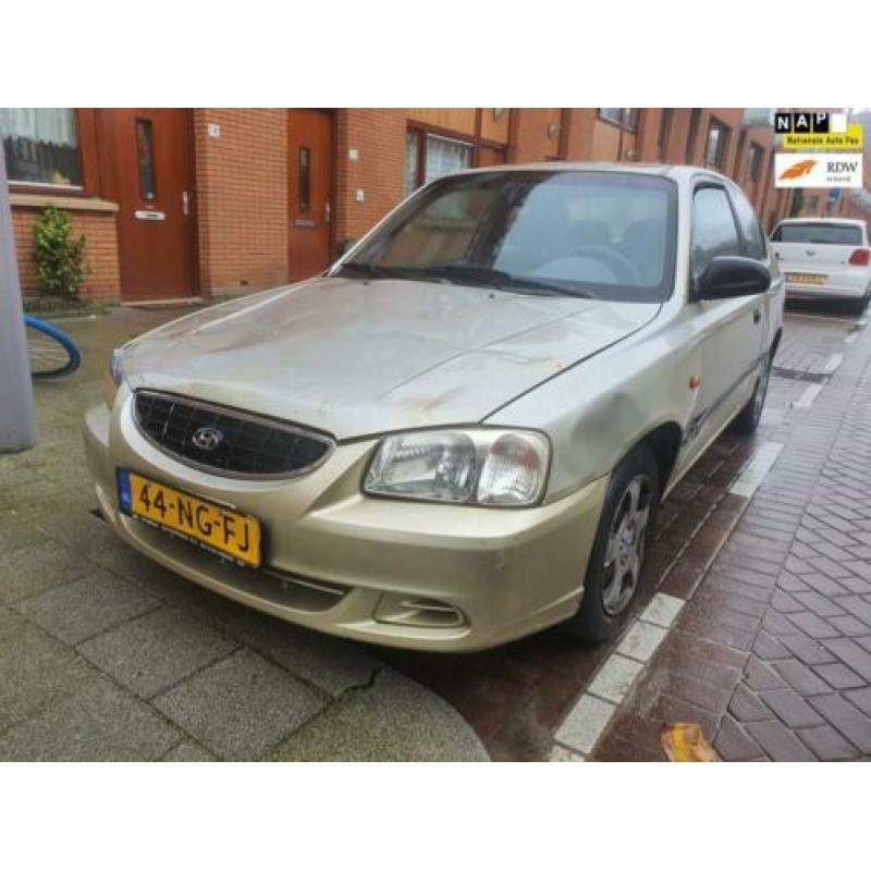 Hyundai Accent 1.3i LS Airco export.