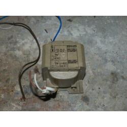 Grote authentieke gloeilamp met porselein vitting