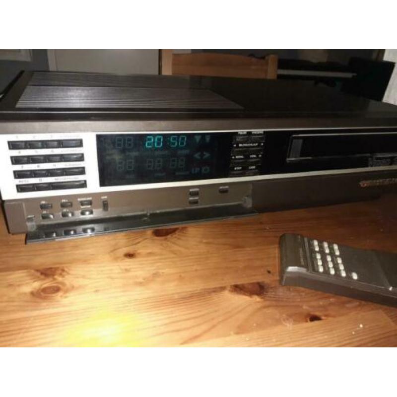 Gereviseerde grundig 2x4 video 2000 / vcc