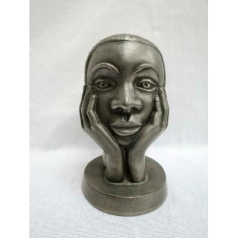 Art Deco - een kopje van een Afrikaanse jongen - tin