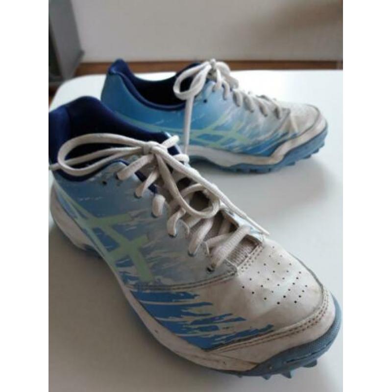 assics buitenhockey schoen maat 35,5
