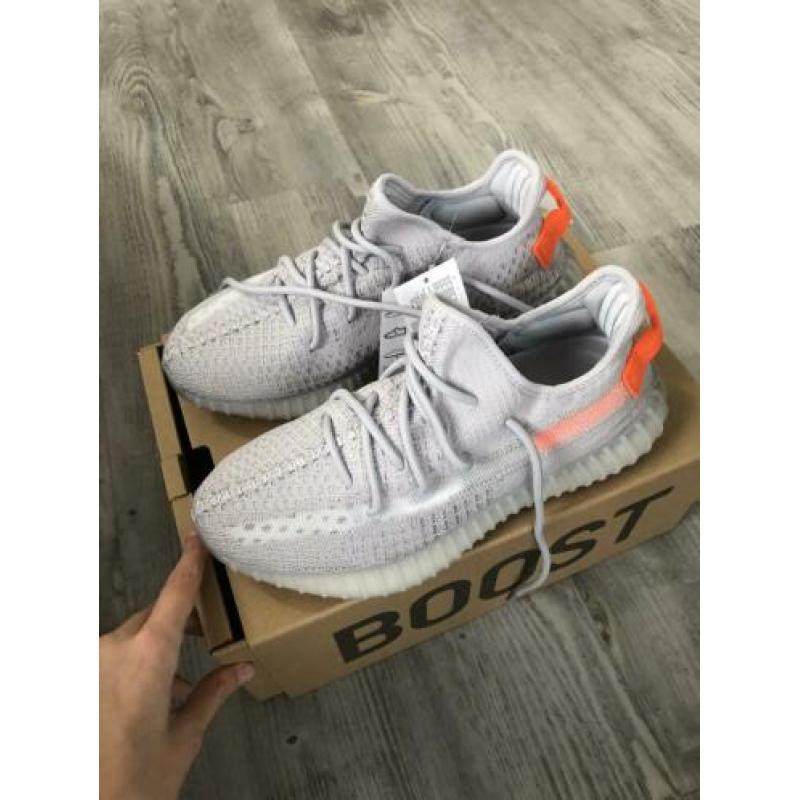 Yeezy tail light | 40 2/3