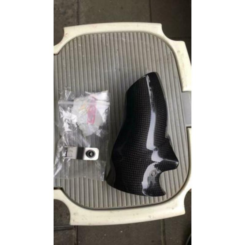 BMW S1000RR Akrapovic afdekkapje met nieuwe uitlaatklem