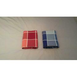 Tafelkleden rood en blauw geruit 140x240cm