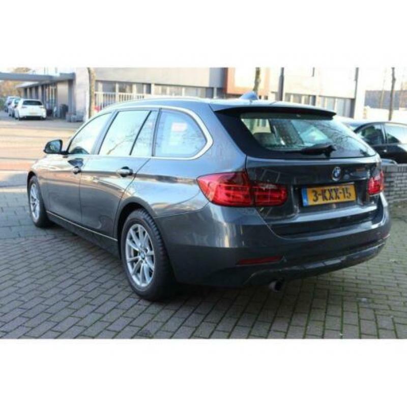 BMW 3 Serie Touring 316i Executive Groot Navigatie Xenon Led