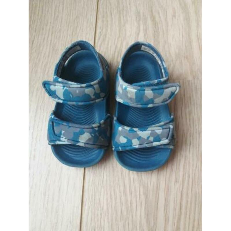 Adidas Altaswim slippers maat 19