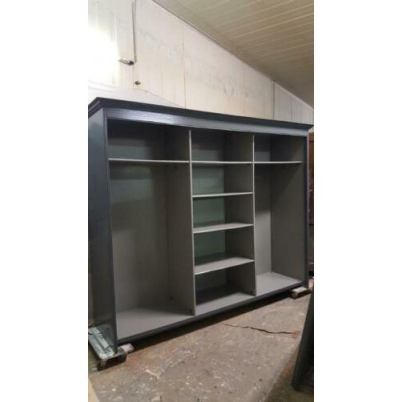 Slaapkamerkast, linnenkast, garderobe brocante kledingkasten