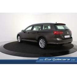 Volkswagen Passat 1.6 TDI DSG Highline *Navigatie*Leer*Keyle
