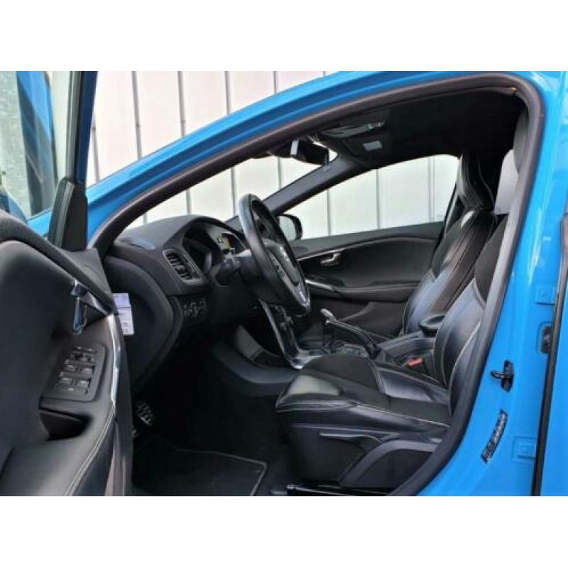 Volvo V40 1.6 D2 R-DESIGN / NAVIGATIE / SPORTSTOELEN / BOTSH
