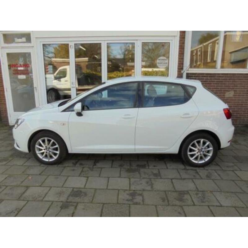 Seat Ibiza SC 1.0 EcoTSI FR Connect Boordcomputer, Navigatie