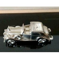 Modelauto met klokje