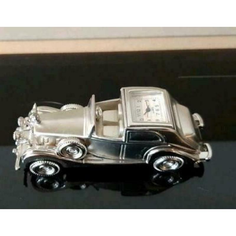 Modelauto met klokje