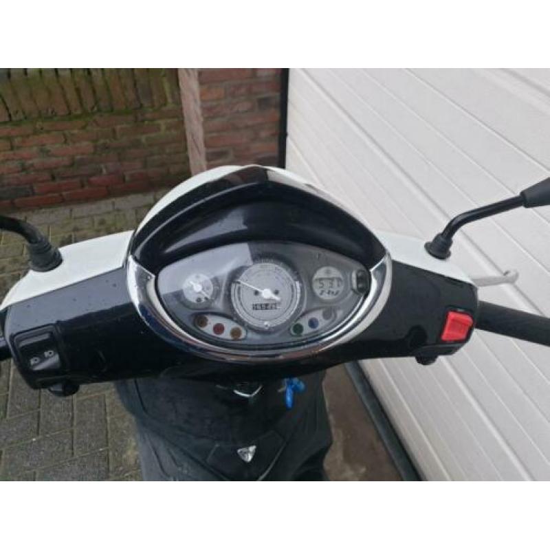 Piaggio New Fly 2017 snor
