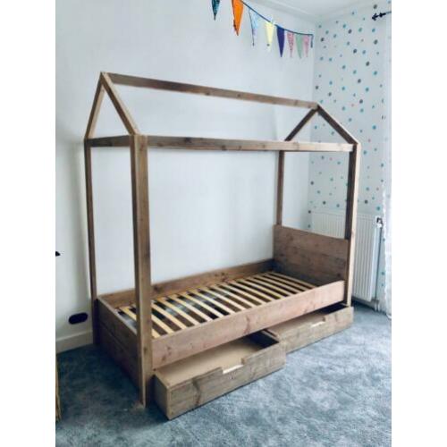 Bedhuisje huisjesbed met lade